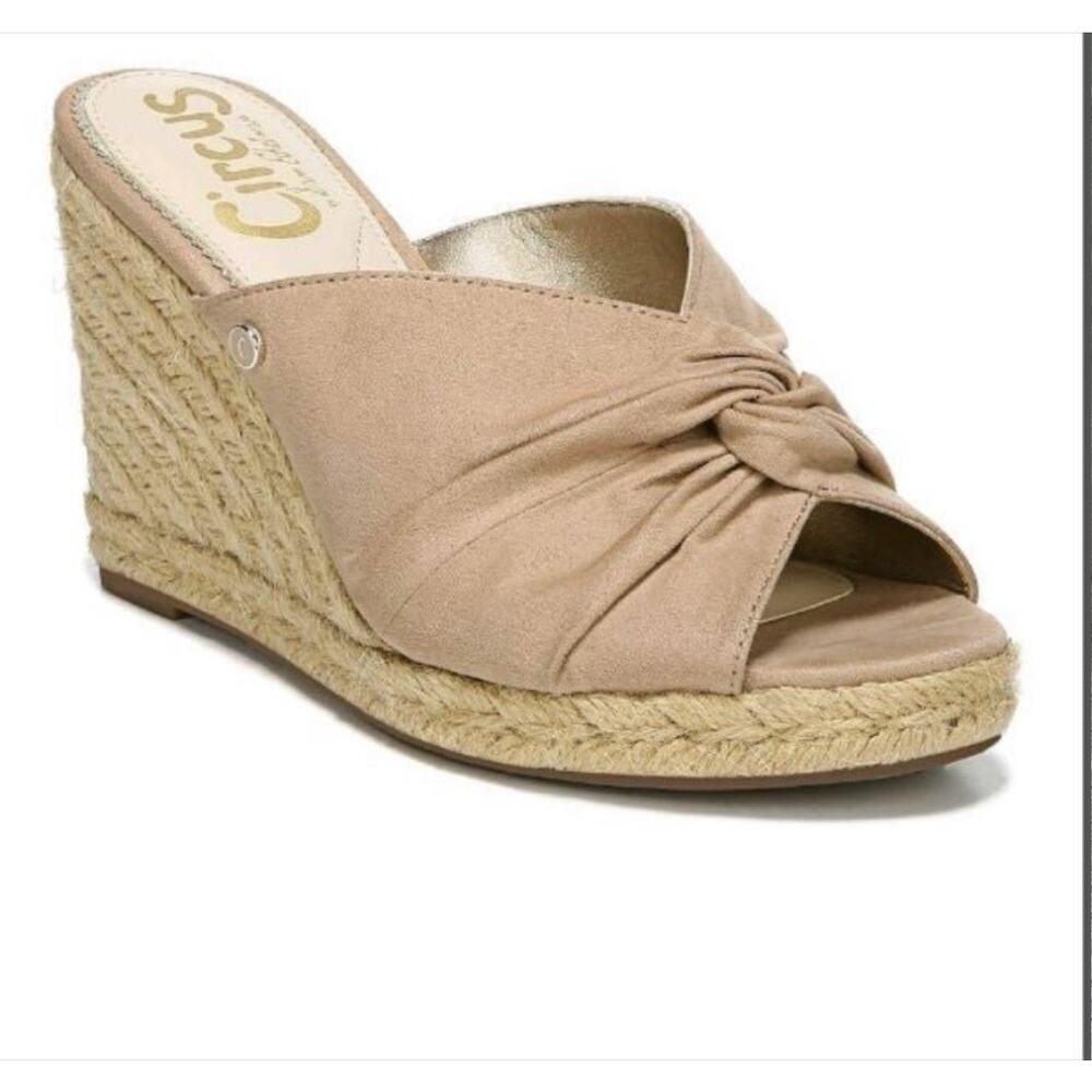 Circus by Sam Edelman Bea Wedge Camel Color size 7.5